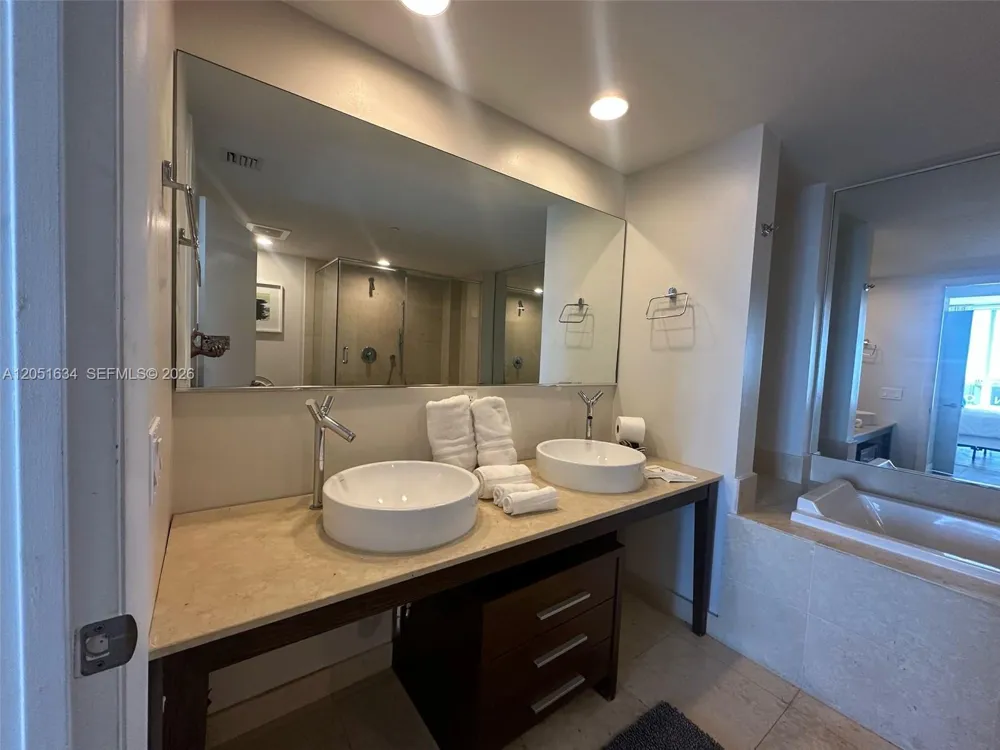 485 Brickell Ave #4408 Miami, FL 33131