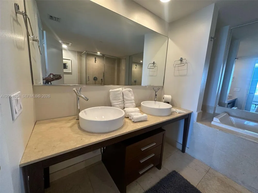 485 Brickell Ave #4408 Miami, FL 33131