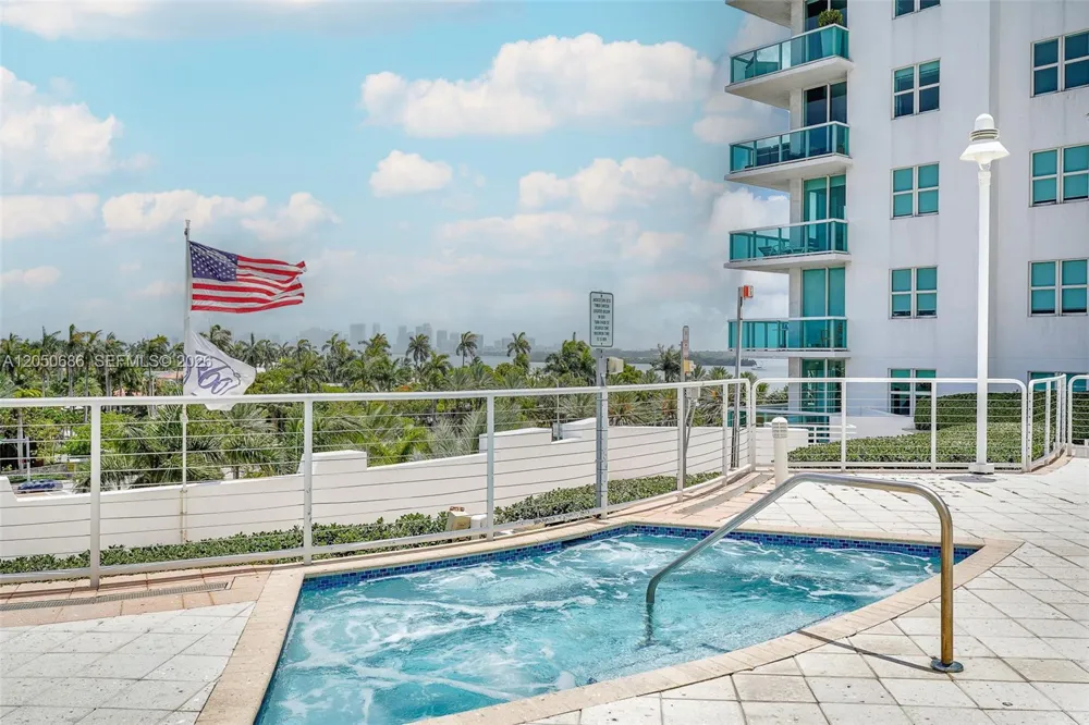 7900 Harbor Island Dr #610 North Bay Village, FL 33141