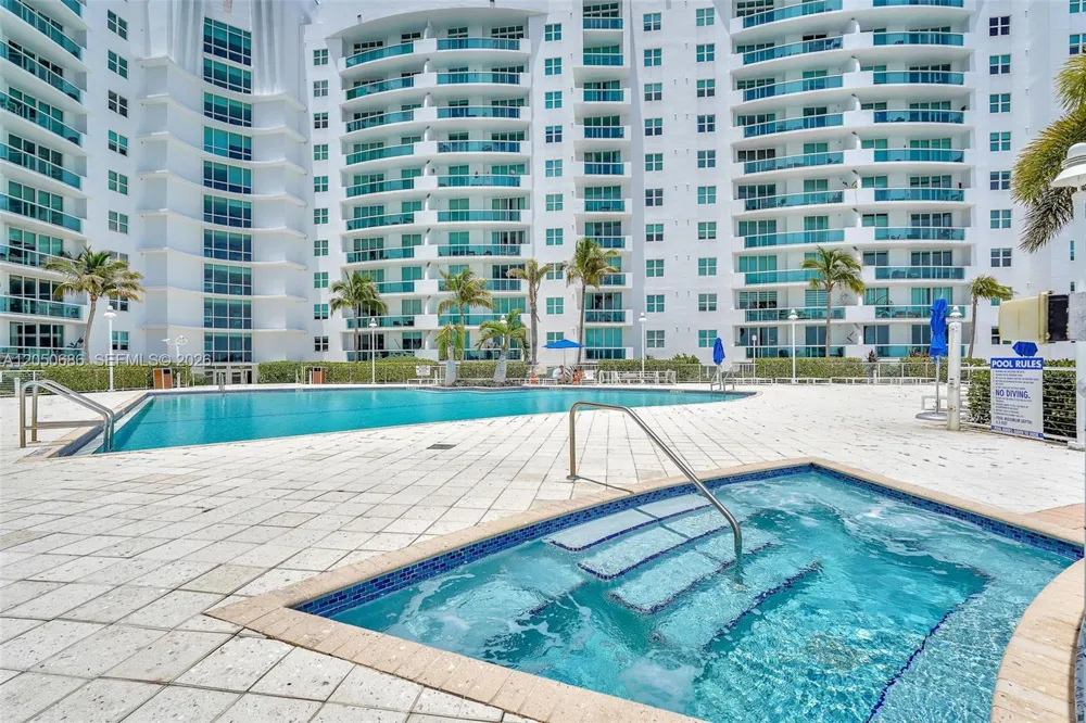 7900 Harbor Island Dr #610 North Bay Village, FL 33141