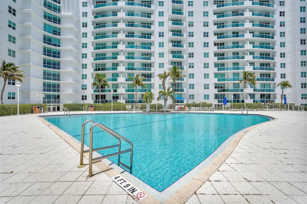 7900 Harbor Island Dr #610 North Bay Village, FL 33141