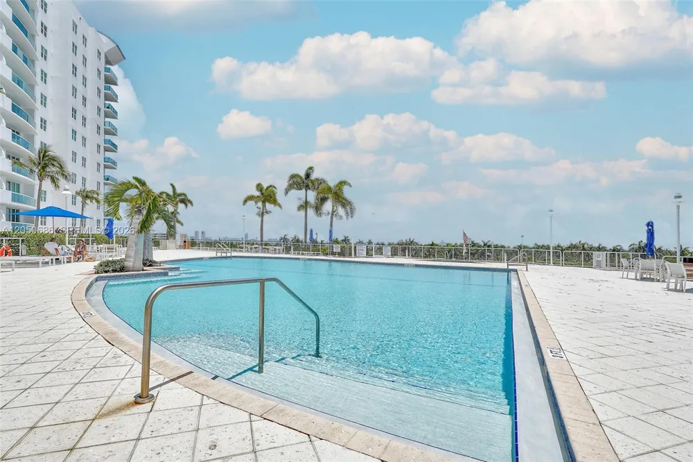 7900 Harbor Island Dr #610 North Bay Village, FL 33141
