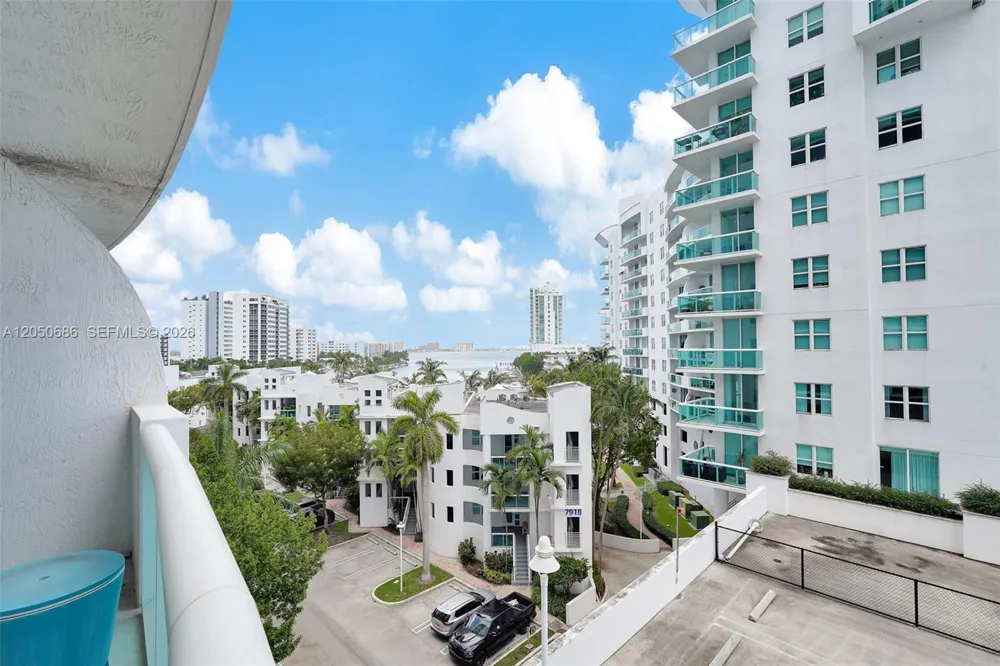 7900 Harbor Island Dr #610 North Bay Village, FL 33141