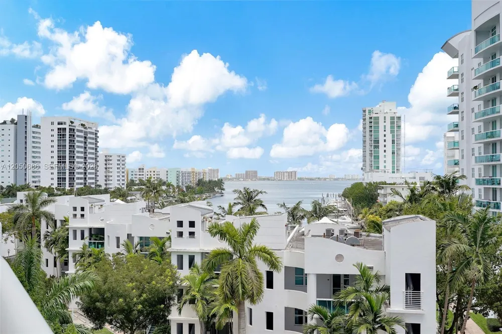 7900 Harbor Island Dr #610 North Bay Village, FL 33141