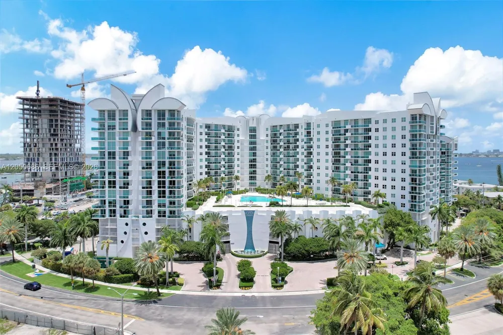7900 Harbor Island Dr #610 North Bay Village, FL 33141