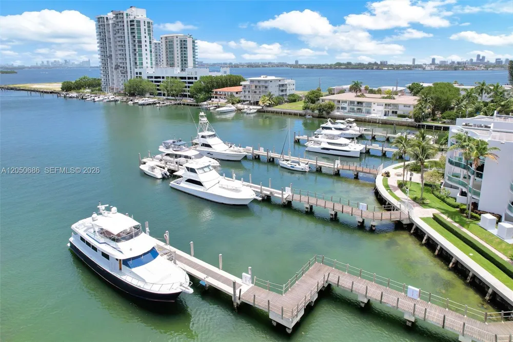7900 Harbor Island Dr #610 North Bay Village, FL 33141