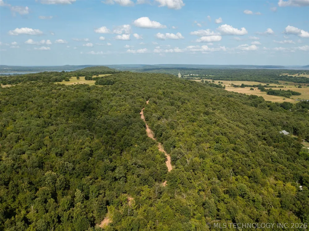 18 E 1147 ROAD Eufaula, OK 74426