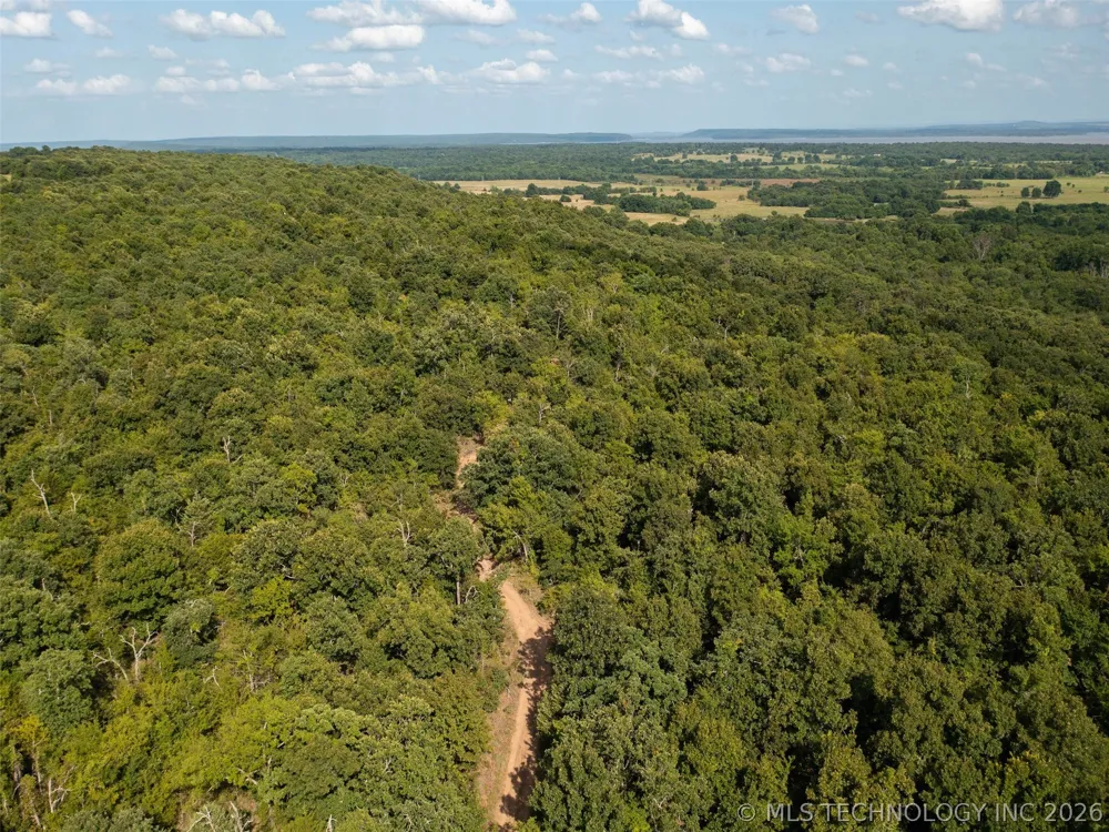 18 E 1147 ROAD Eufaula, OK 74426