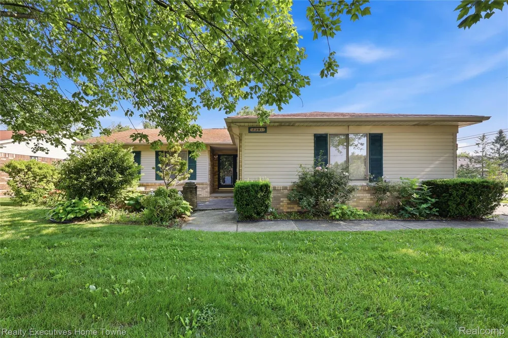 5281 Shruboak Drive Sterling Heights City, MI 48310