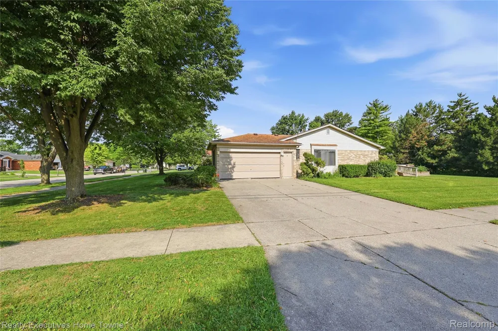 5281 Shruboak Drive Sterling Heights City, MI 48310