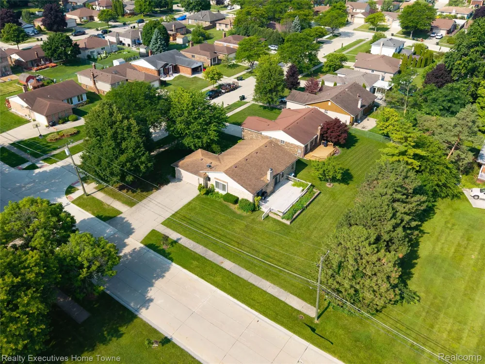 5281 Shruboak Drive Sterling Heights City, MI 48310