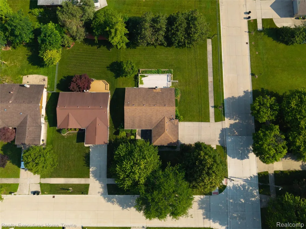 5281 Shruboak Drive Sterling Heights City, MI 48310