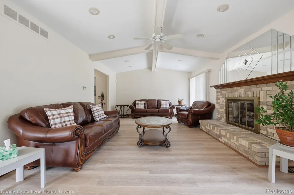 5281 Shruboak Drive Sterling Heights City, MI 48310