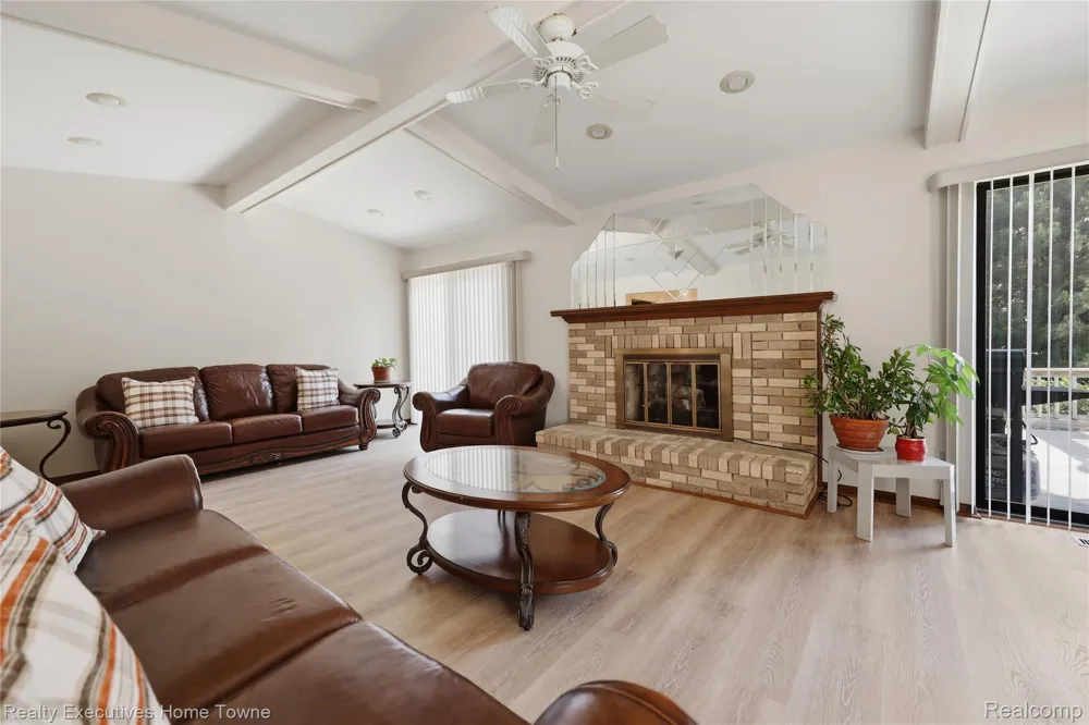 5281 Shruboak Drive Sterling Heights City, MI 48310