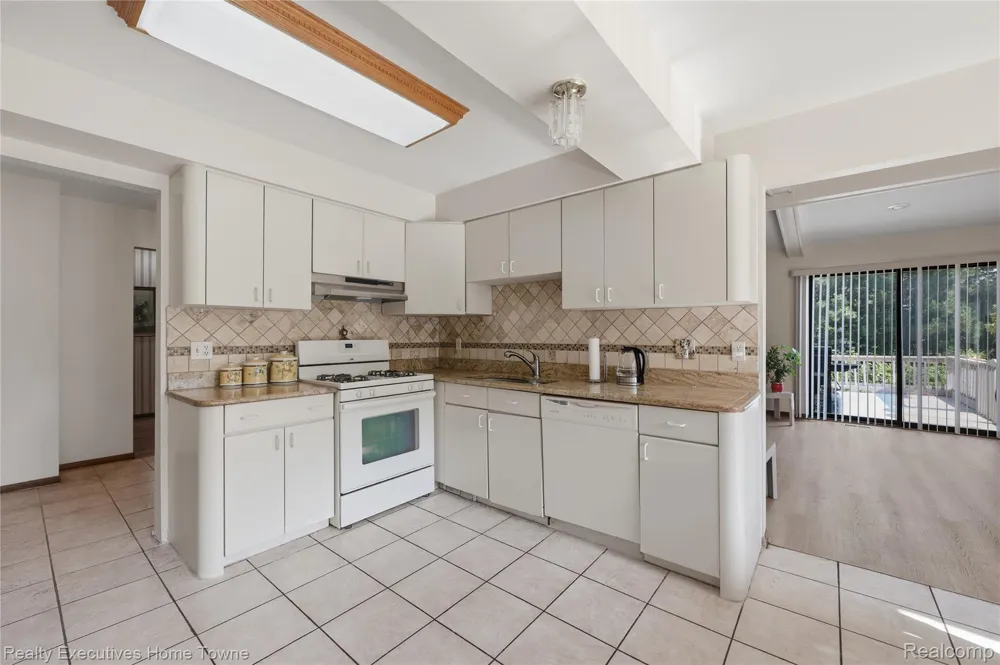 5281 Shruboak Drive Sterling Heights City, MI 48310