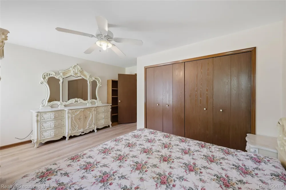5281 Shruboak Drive Sterling Heights City, MI 48310