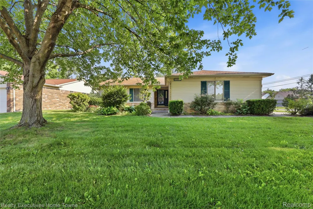 5281 Shruboak Drive Sterling Heights City, MI 48310