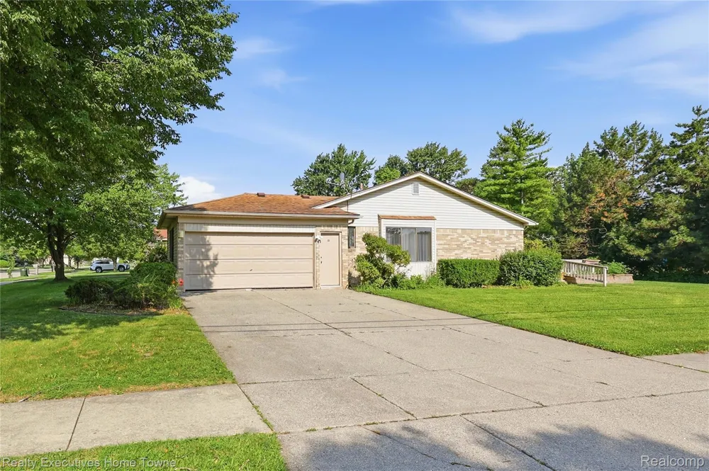 5281 Shruboak Drive Sterling Heights City, MI 48310