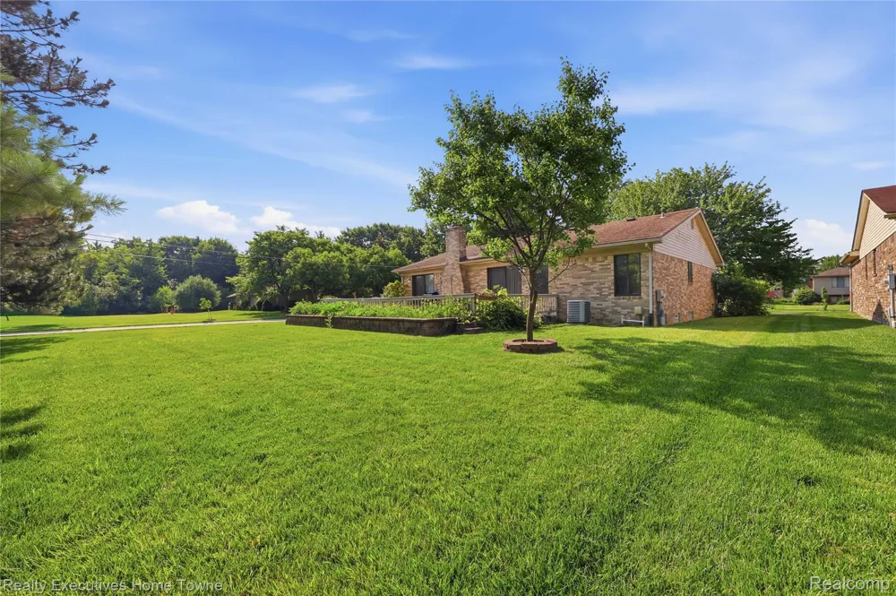 5281 Shruboak Drive Sterling Heights City, MI 48310