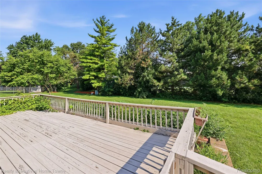 5281 Shruboak Drive Sterling Heights City, MI 48310
