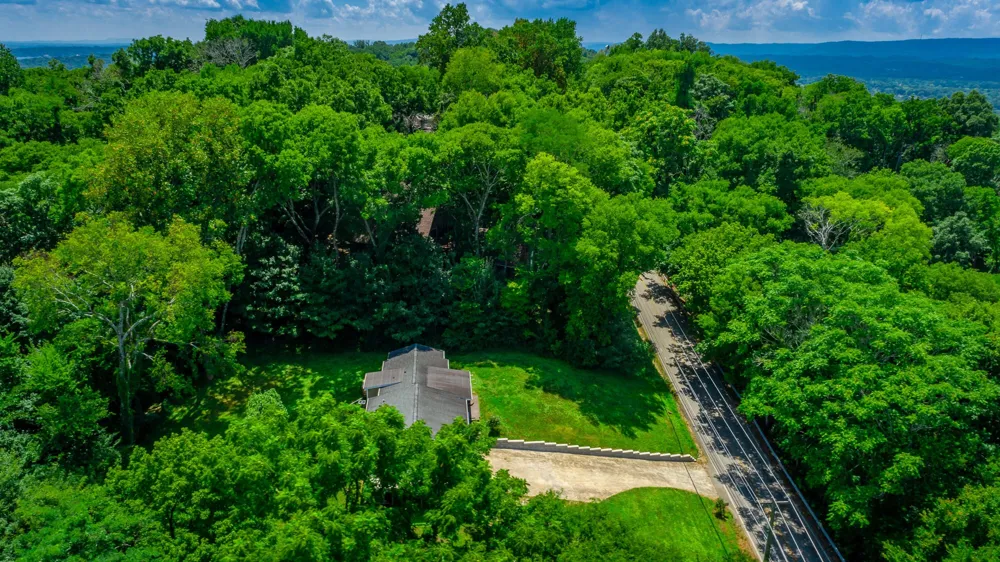 6582 Fairview Road Hixson, TN 37343