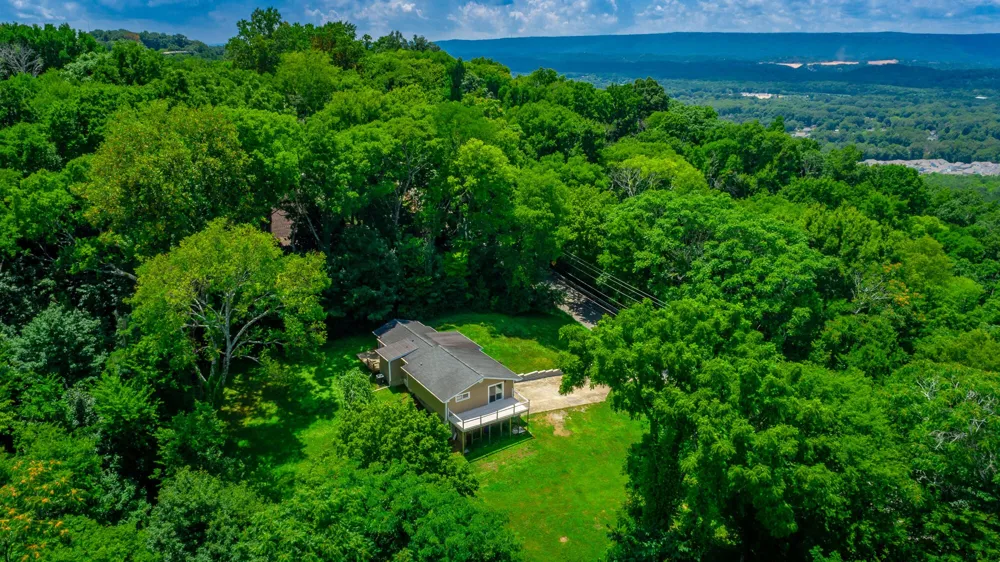 6582 Fairview Road Hixson, TN 37343