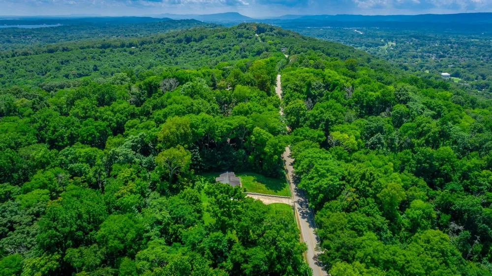 6582 Fairview Road Hixson, TN 37343
