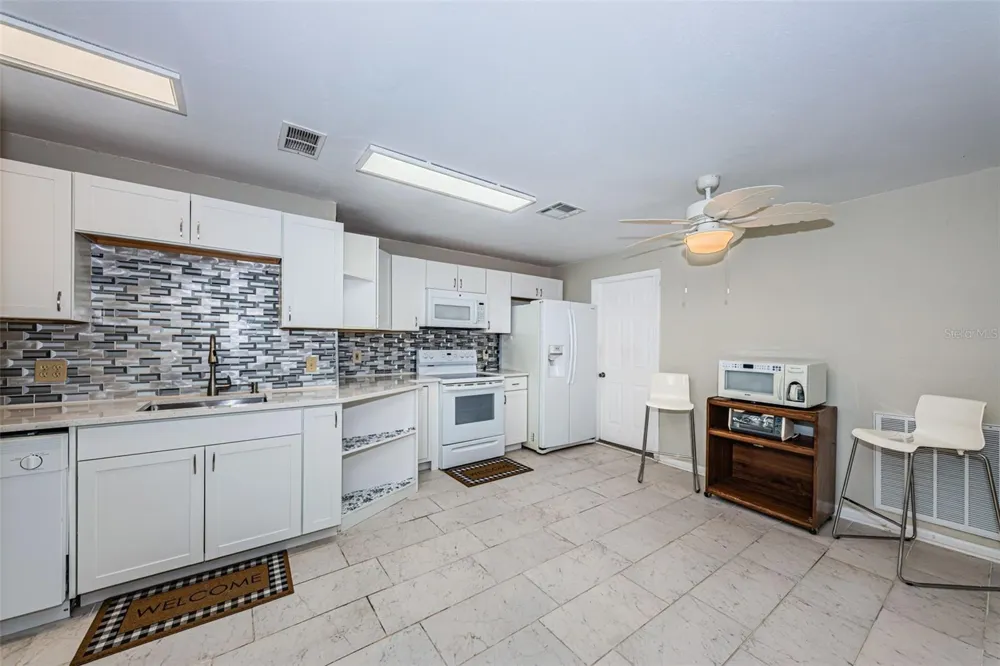 8419 125TH PLACE Largo, FL 33773