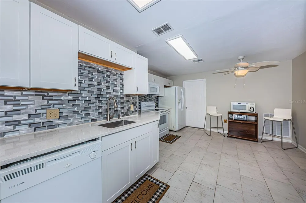 8419 125TH PLACE Largo, FL 33773