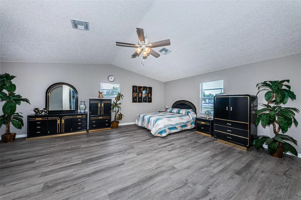 8419 125TH PLACE Largo, FL 33773