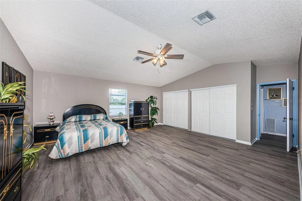 8419 125TH PLACE Largo, FL 33773