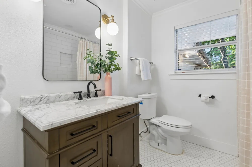 10647 Chesterton Drive Dallas, TX 75238