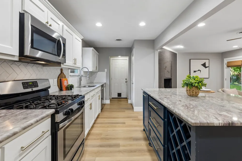 10647 Chesterton Drive Dallas, TX 75238