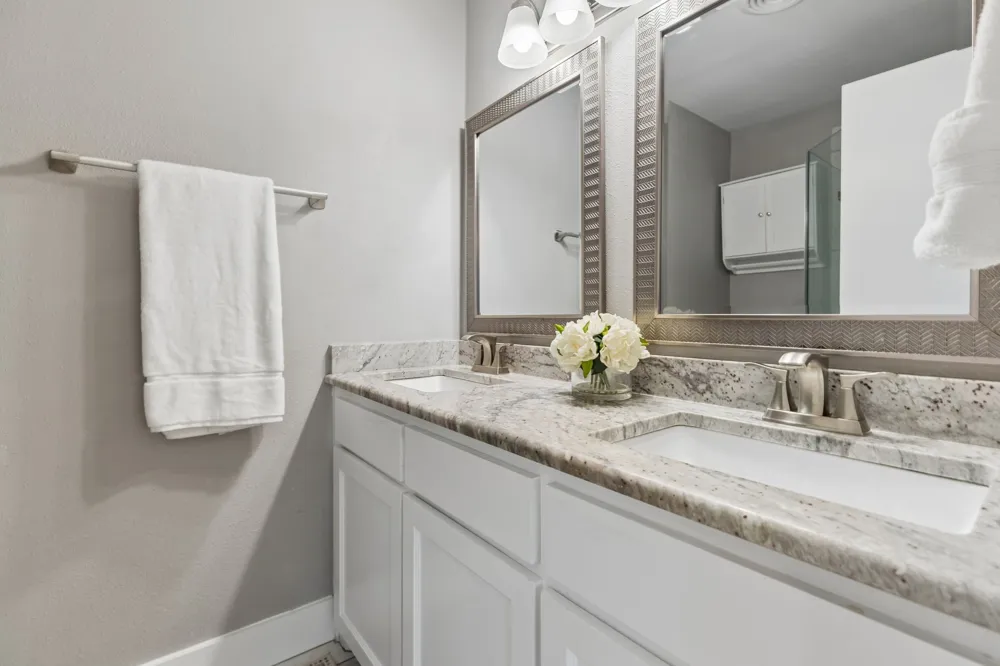 10647 Chesterton Drive Dallas, TX 75238