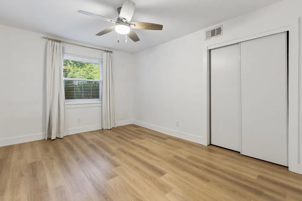 10647 Chesterton Drive Dallas, TX 75238