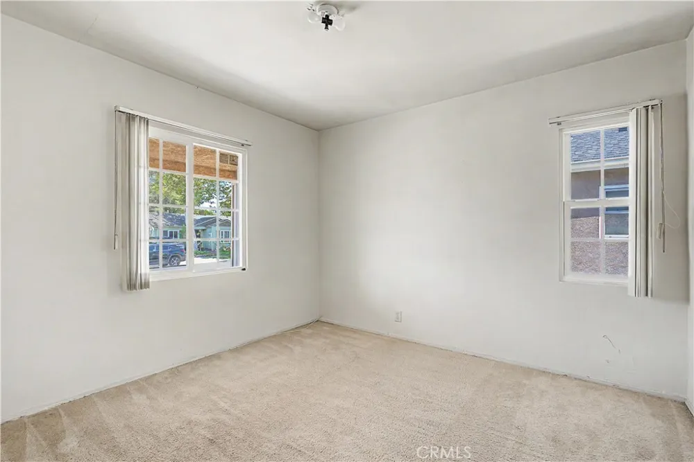 717 W Sacramento Street Altadena, CA 91001