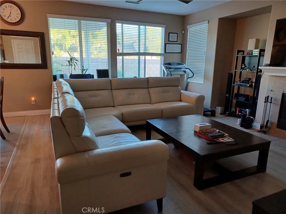 33577 Cedar Creek Lake Elsinore, CA 92532