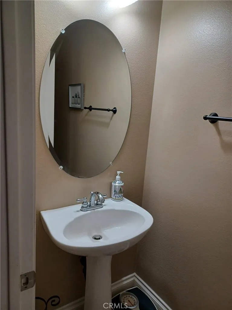 33577 Cedar Creek Lake Elsinore, CA 92532
