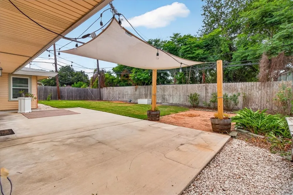 609 Peerman Place Corpus Christi, TX 78411