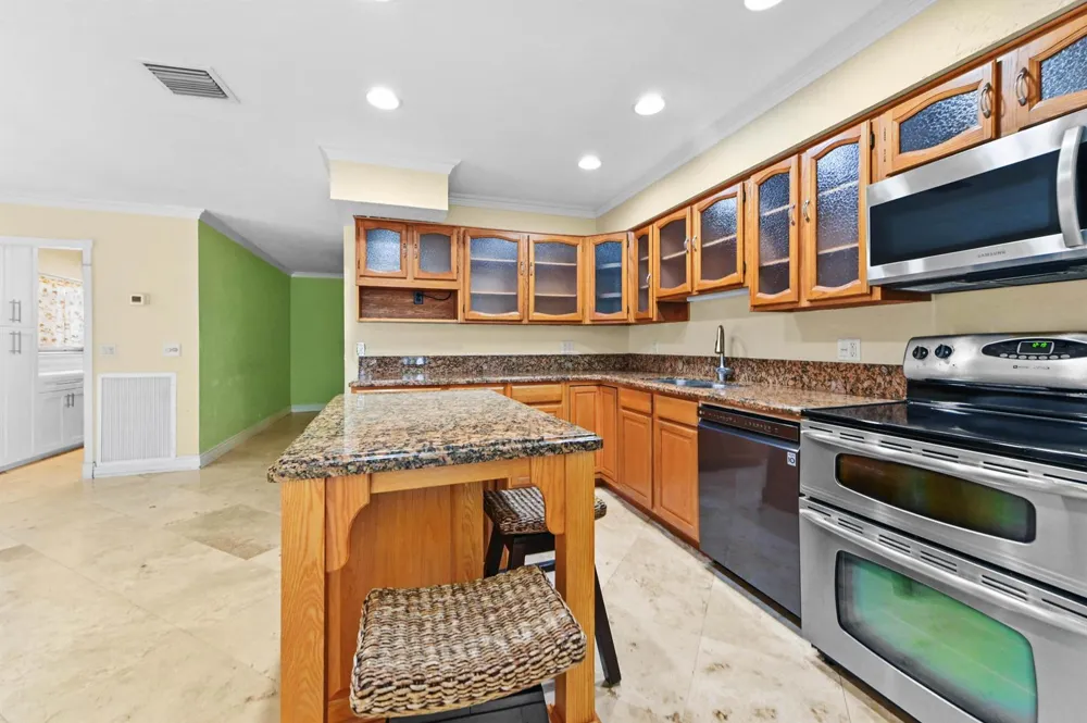 138 NE 29th Street Wilton Manors, FL 33334