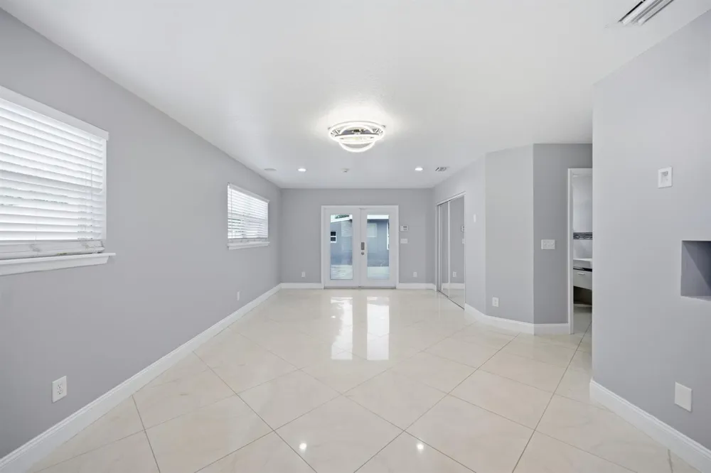 434 Australian Circle Lake Park, FL 33403