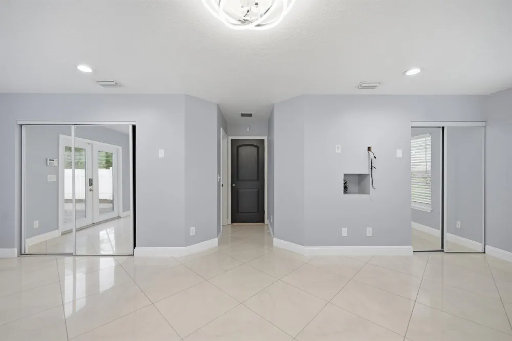 434 Australian Circle Lake Park, FL 33403