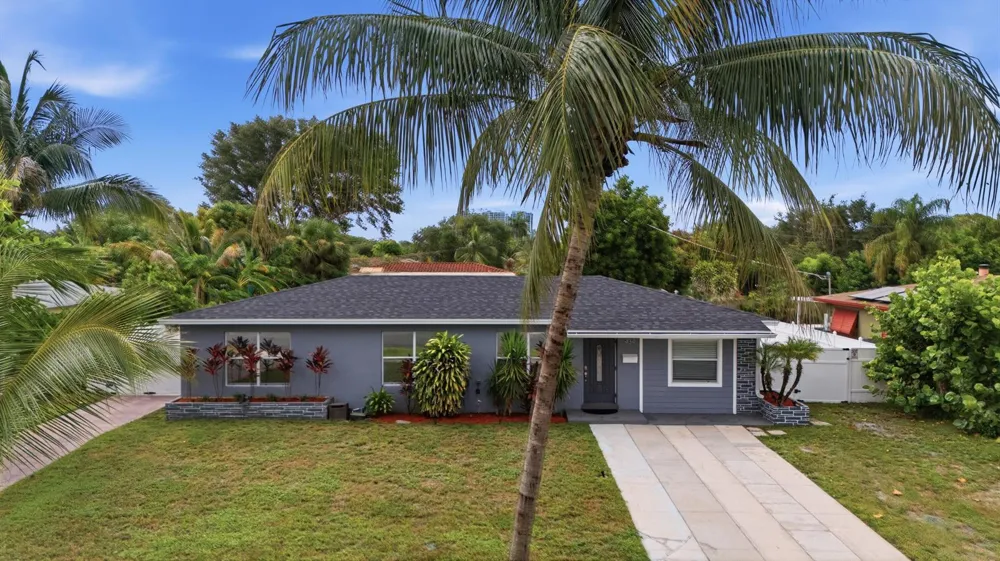 434 Australian Circle Lake Park, FL 33403