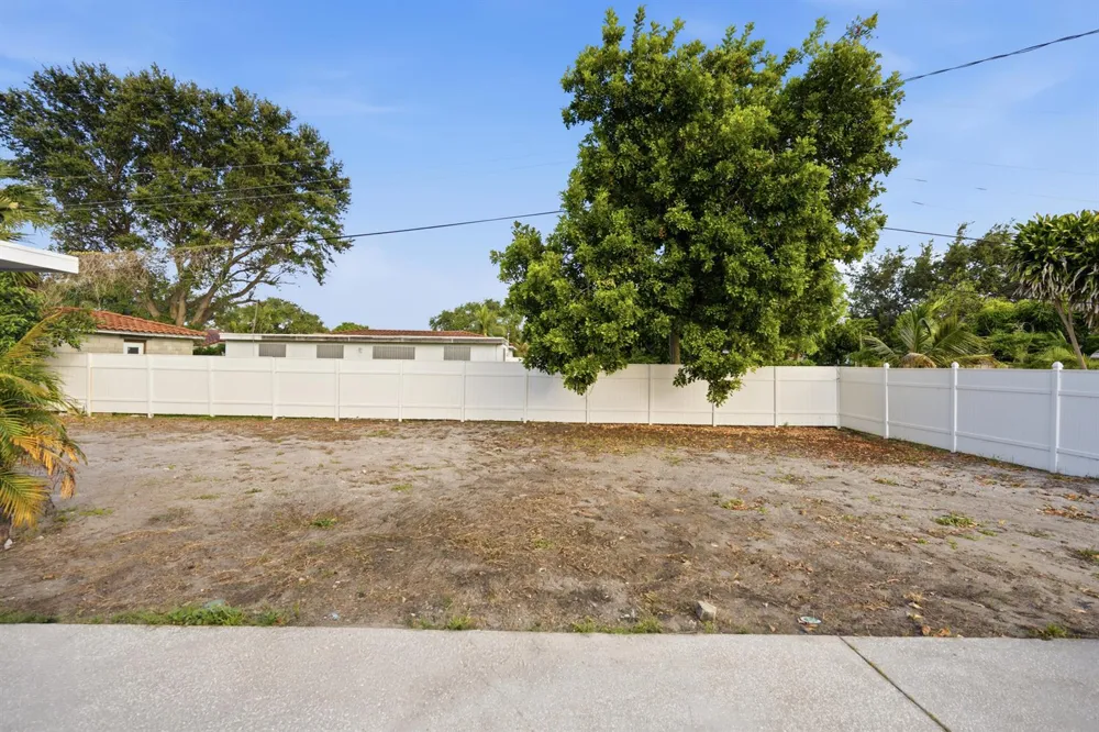 434 Australian Circle Lake Park, FL 33403