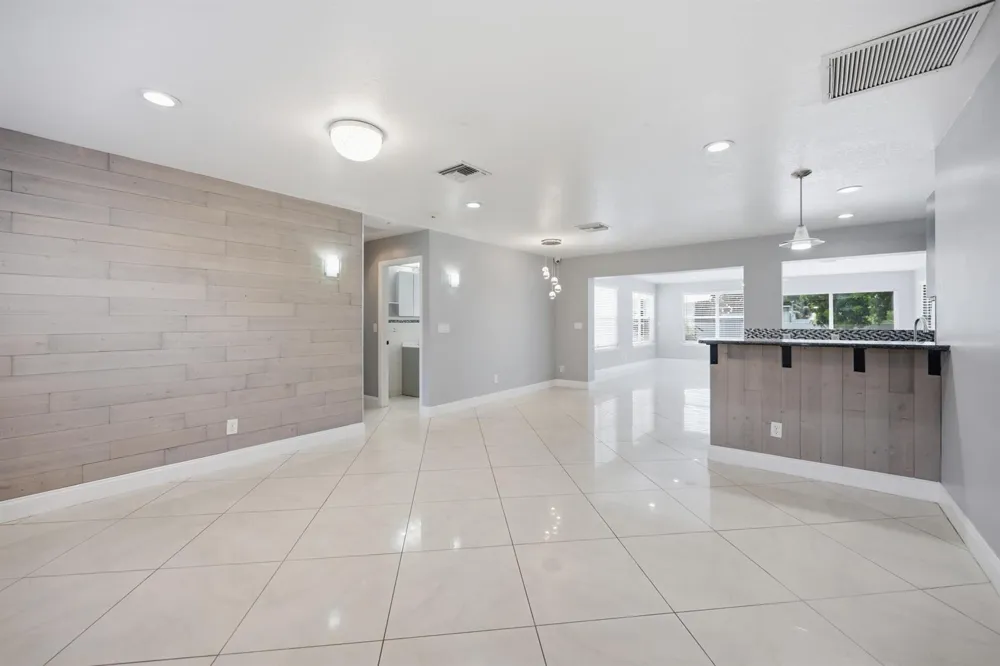 434 Australian Circle Lake Park, FL 33403