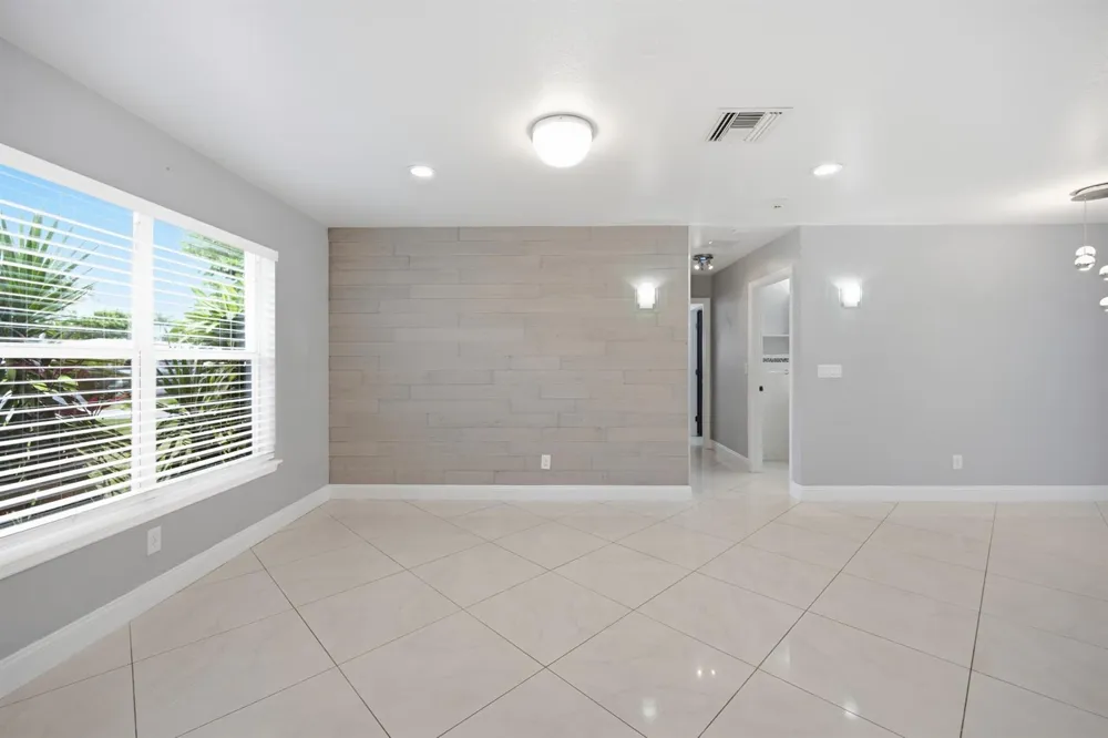 434 Australian Circle Lake Park, FL 33403
