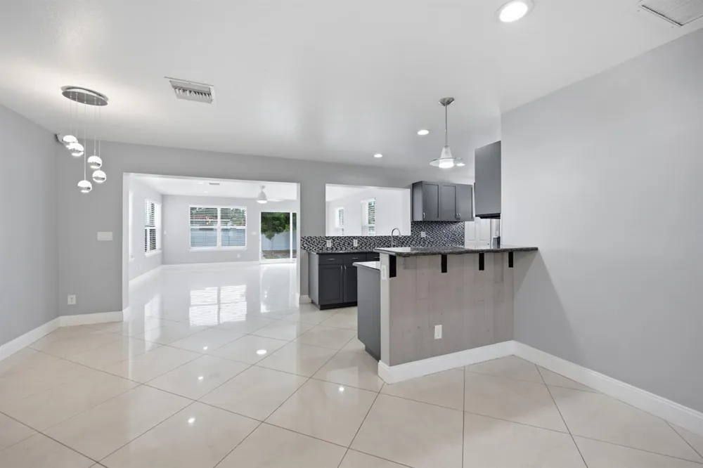 434 Australian Circle Lake Park, FL 33403