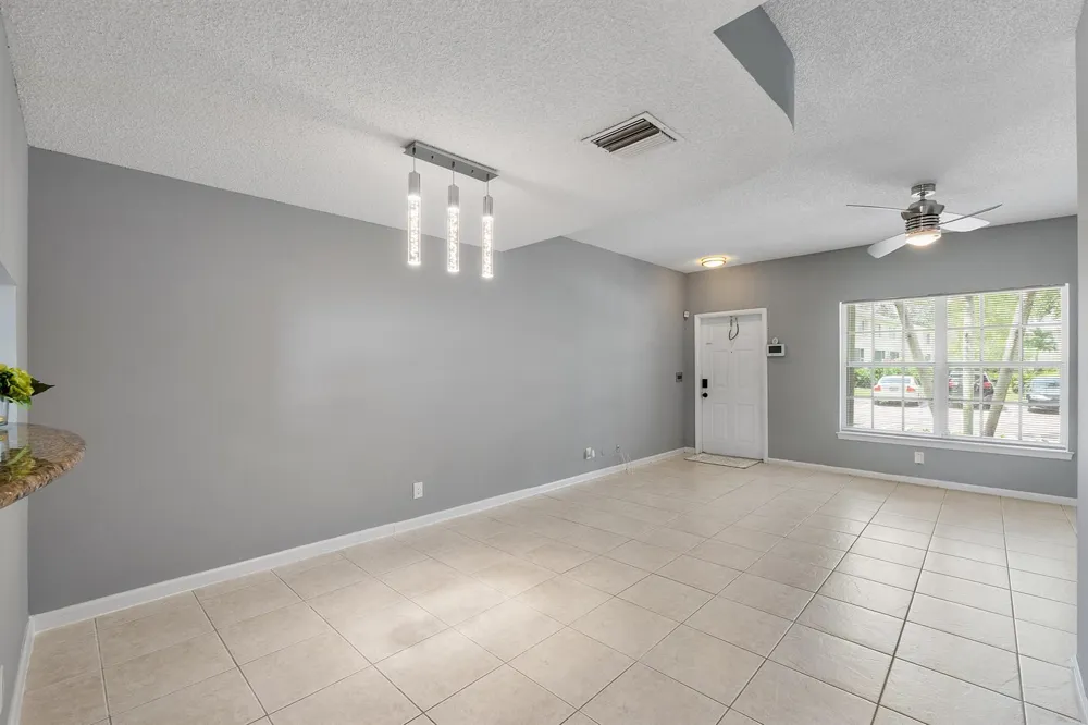 9905 NW 57th Manor Coral Springs, FL 33076