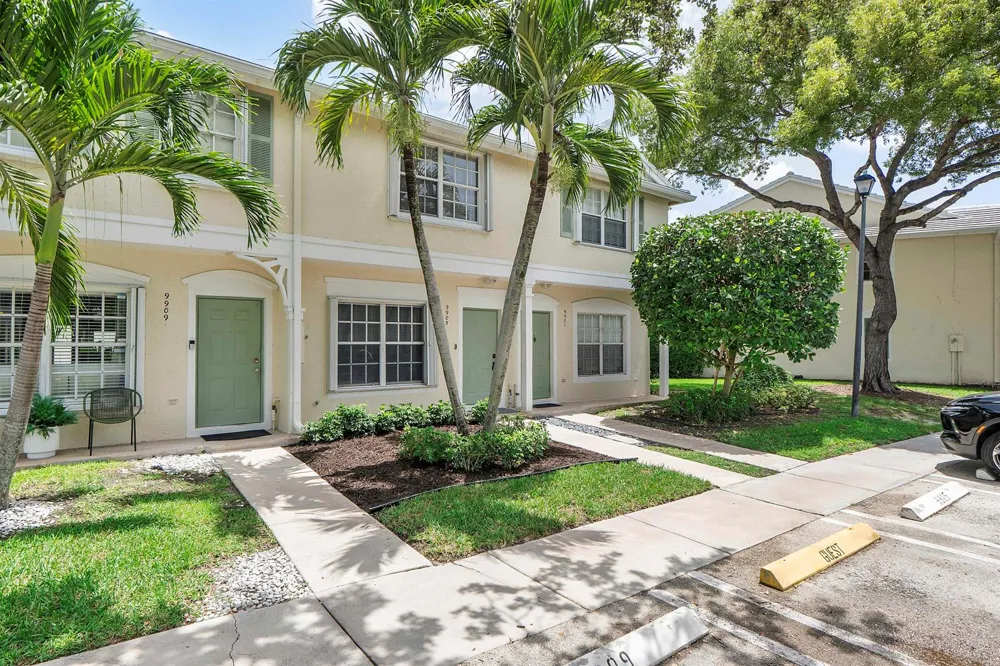 9905 NW 57th Manor Coral Springs, FL 33076