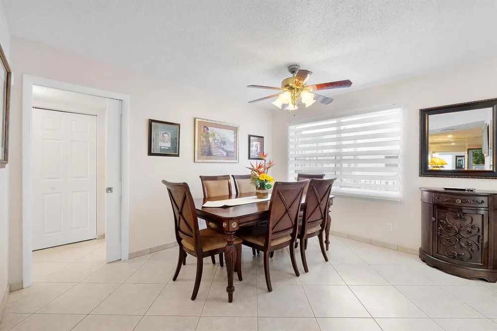 4270 NW 40th Street #205 Lauderdale Lakes, FL 33319